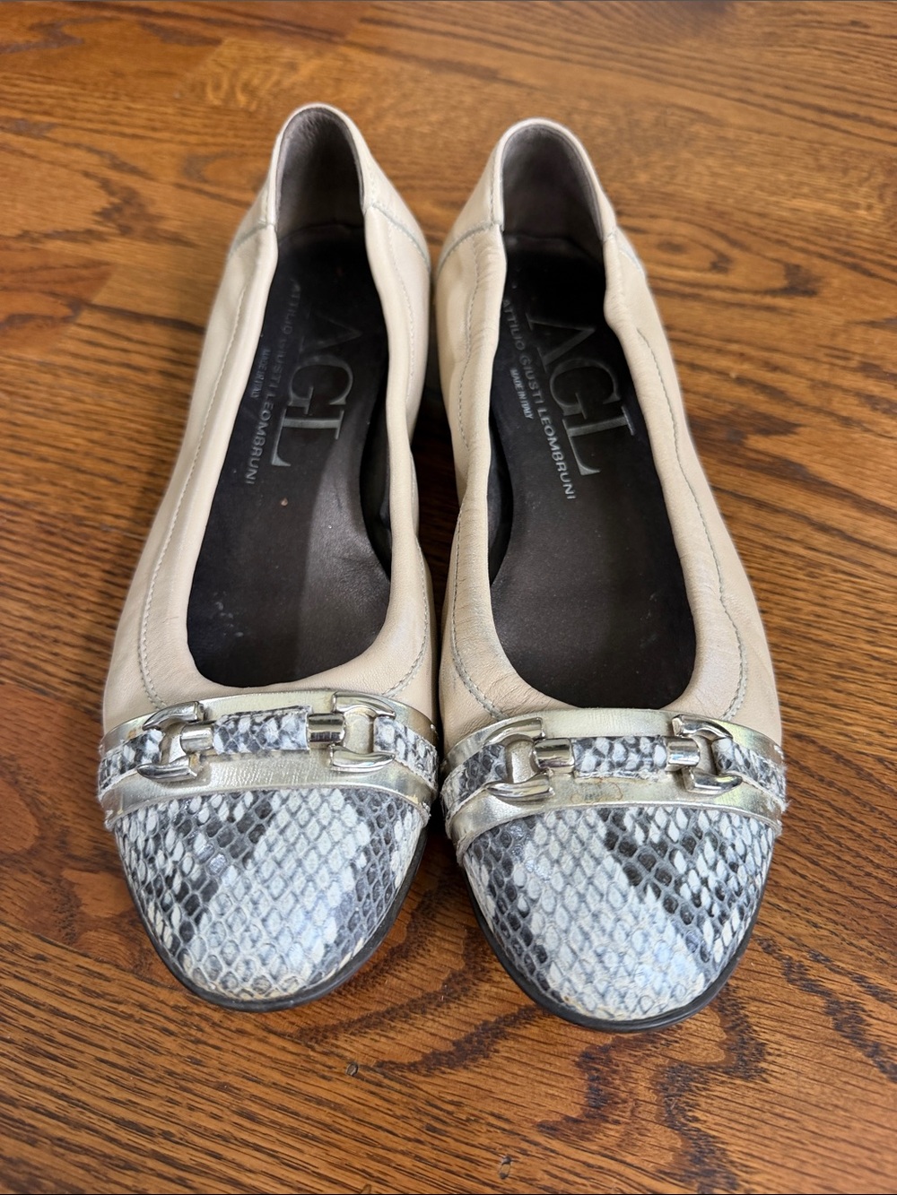 AGL Cream Leather Ballet Flats with Snake-Print Toe and Silver Chain